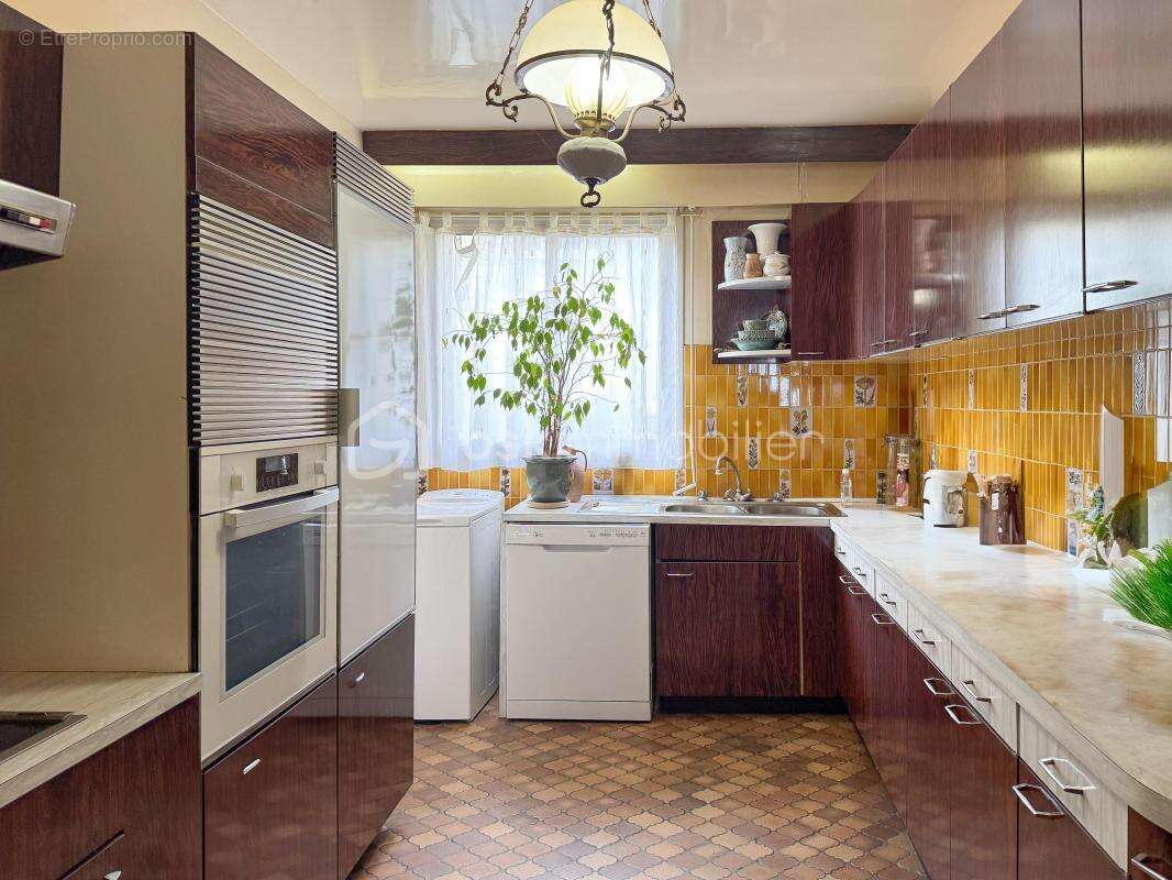 Appartement à LE PLESSIS-ROBINSON