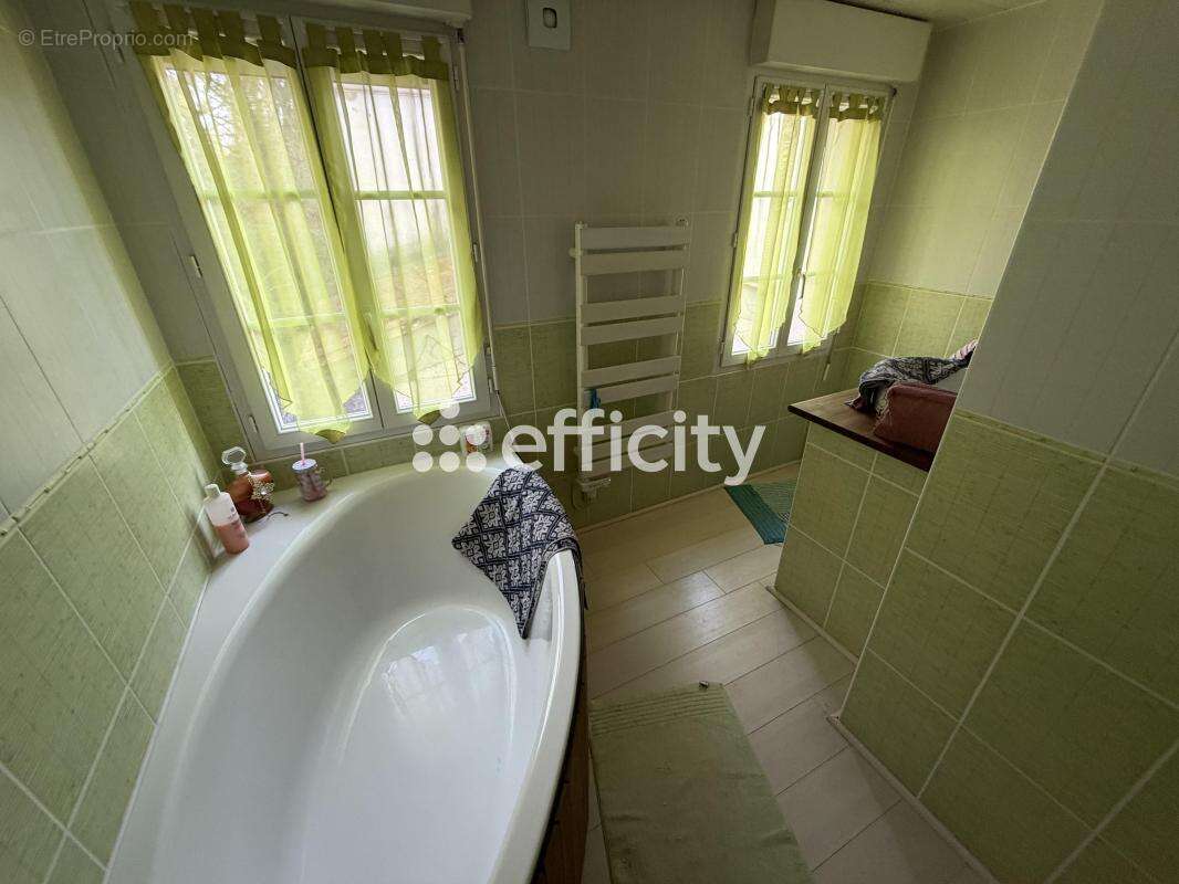 Maison à VOEUIL-ET-GIGET