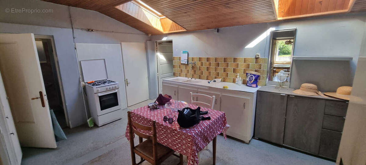 PHEHEDEL, 10 km de PAIMPOL, maison de caractère à vendre avec potentiel locatif - photo 6