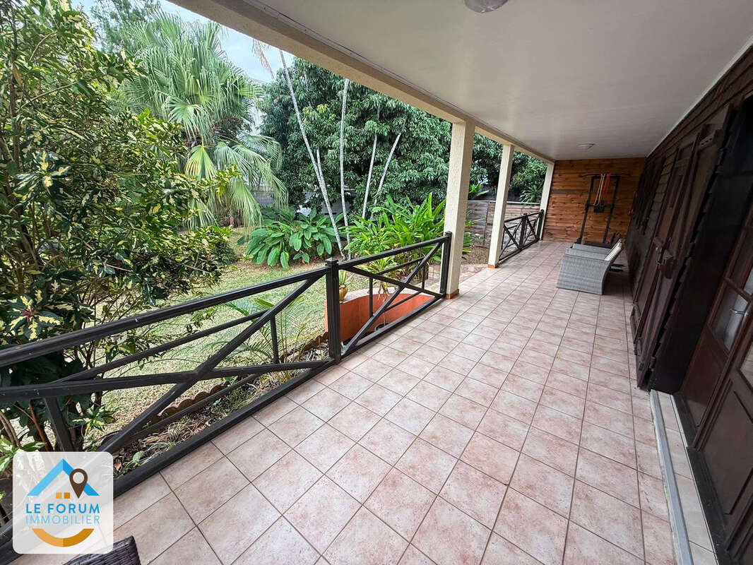 Riviere saint louis 97421 - maison familiale - possible investissement - beaux volumes - proche commodités - photo 13