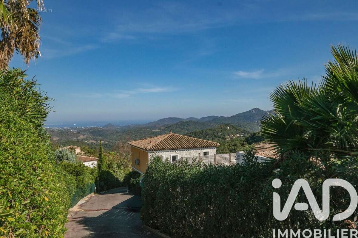 Photo 2 - Maison à LES ADRETS-DE-L&#039;ESTEREL