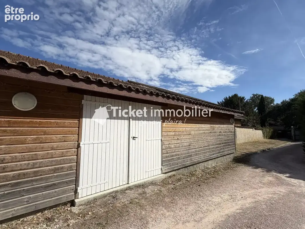 Photo Parking à Pibrac au prix de 25 000€