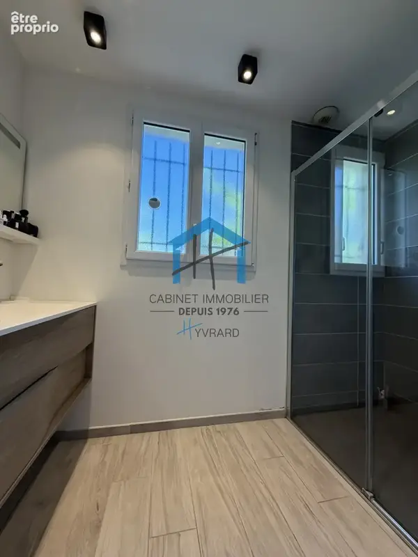 LORETTE   Maison familiale de 163 m2 avec piscine et sous-sol complet - photo 8