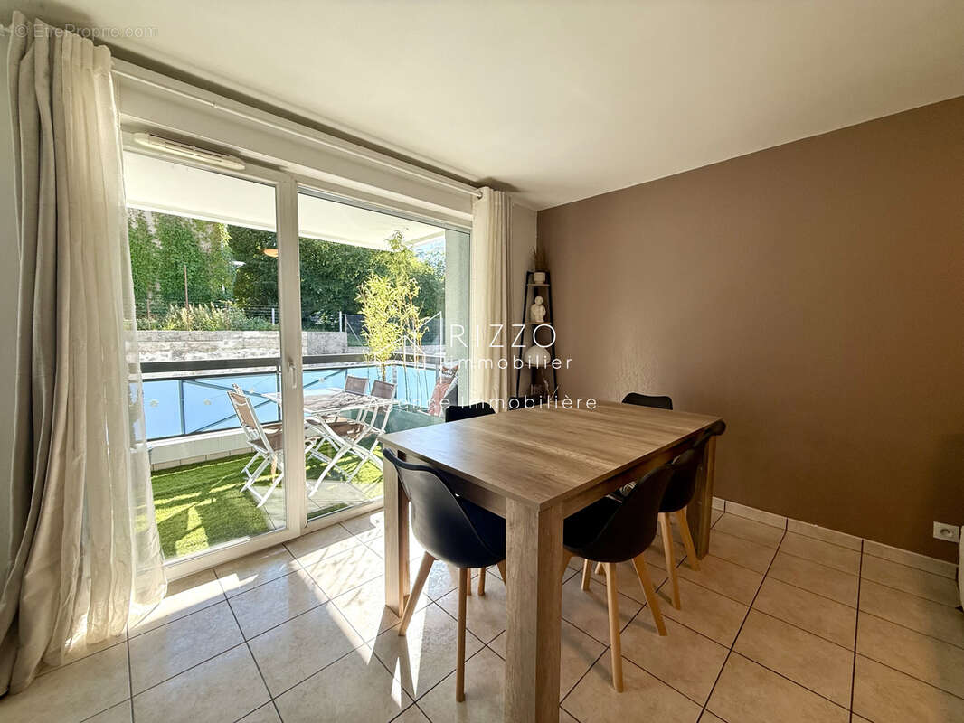 Bel appartement T4 de 82 m2 avec balcon, garage et cave   La Roche-sur-Foron - photo 3