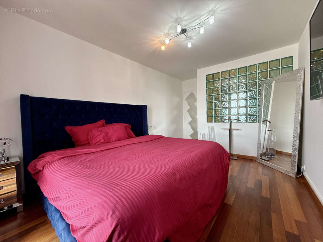 Appartement à CHARENTON-LE-PONT