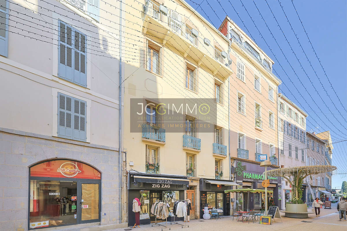 Appartement à HYERES