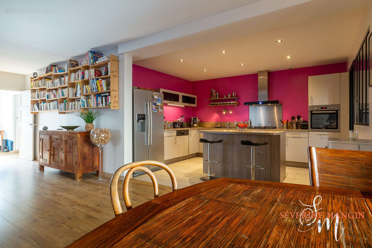 Maison 188 m² à Romans-Sur-Isere  - photo 6