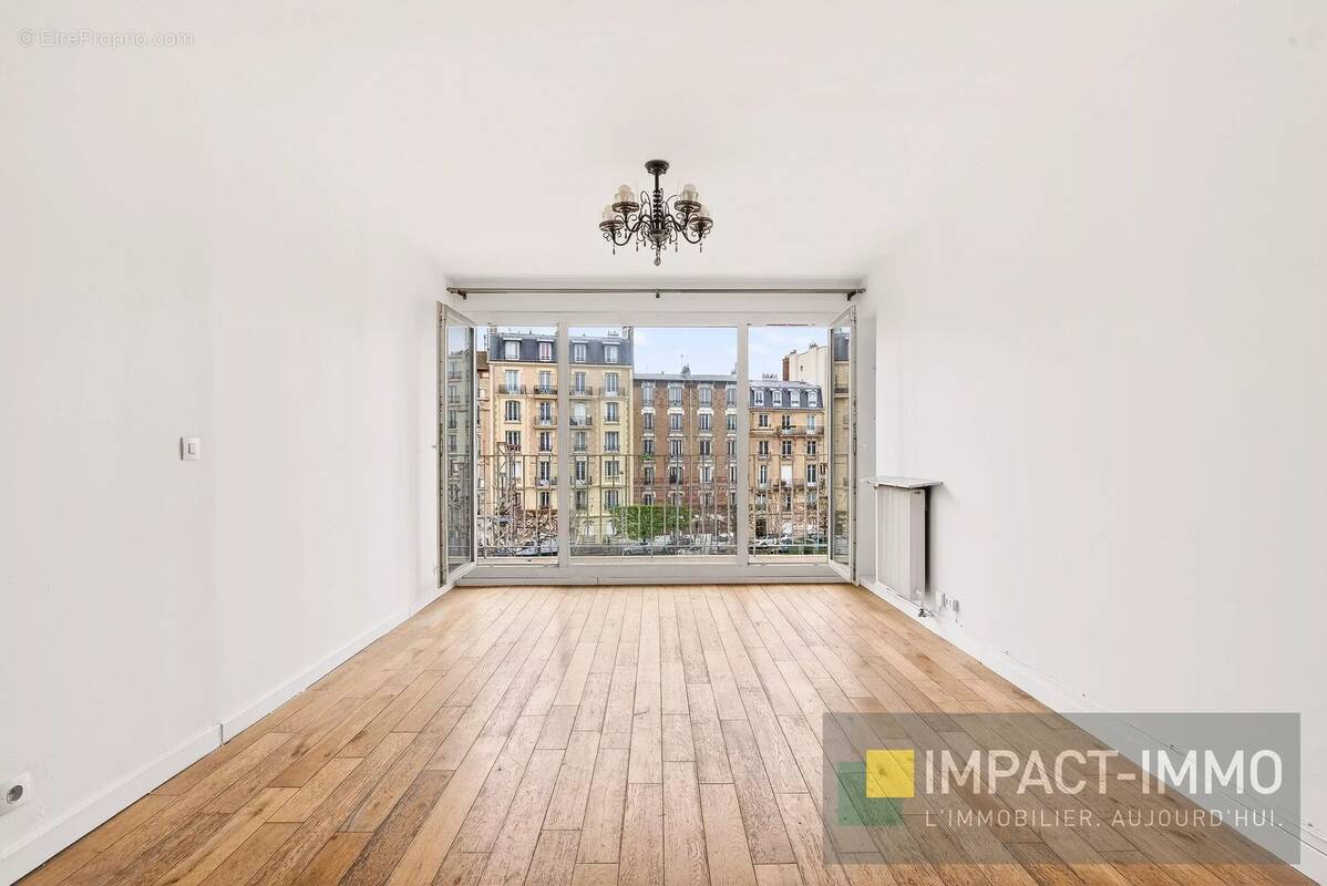Appartement à COURBEVOIE