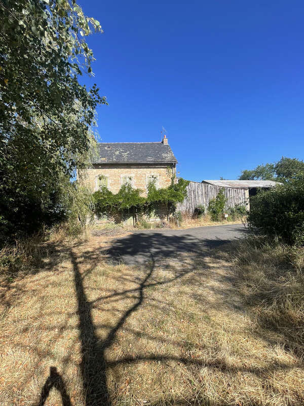 Corps de ferme avec dépendances et terrains agricoles situé sur la commune de Onet le Château - photo 7