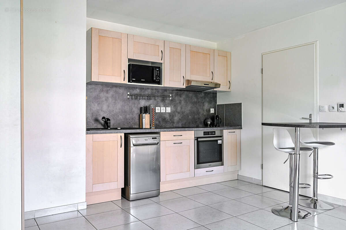 Appartement T2 de 43m2 avec une terrasse de 10m2 et 1 parking en sous-sol à Marseille - photo 7