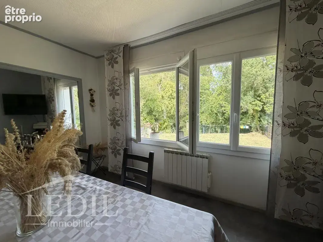 Maison de ville avec sous-sol et jardin clos - photo 6