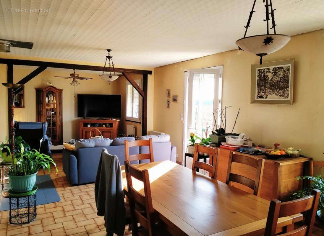 Maison à MACHAULT