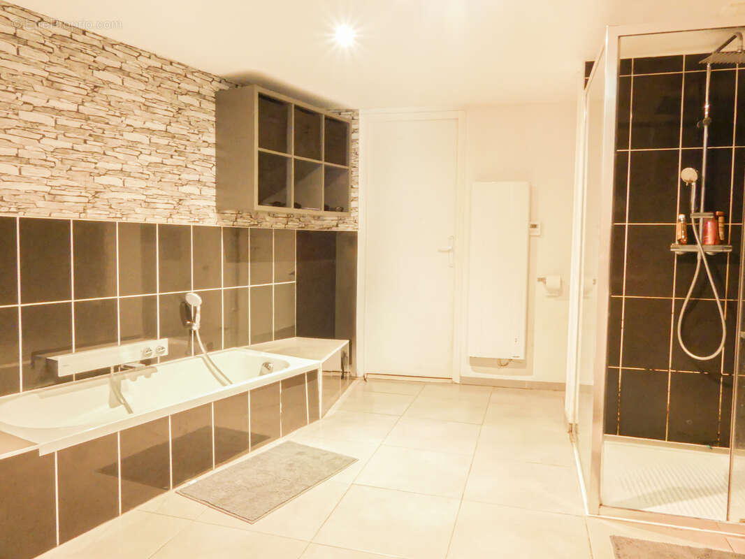 Maison de bourg rénovée avec atelier de 65 m2   Le Louroux-Béconnais - photo 13