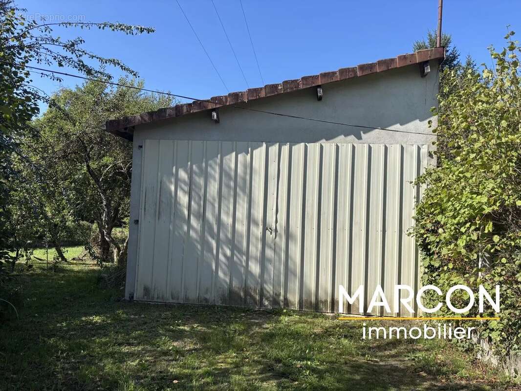 Maison à SAINT-GEORGES-LES-LANDES