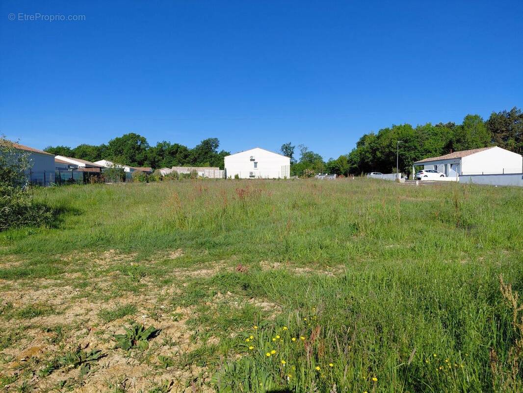 Terrain à LA CHAPELLE-DES-POTS