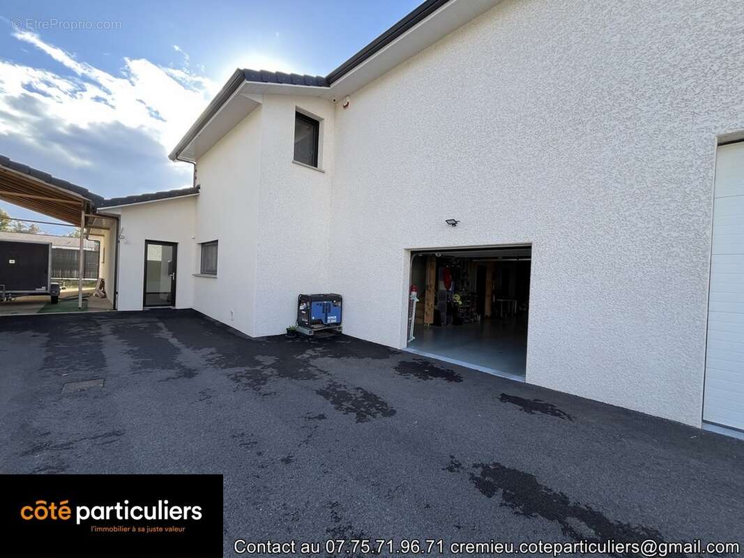 Commerce à CHAVANOZ