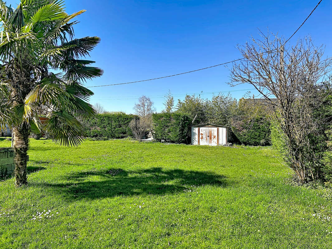 Maison à SAINT-PANTALEON-DE-LARCHE