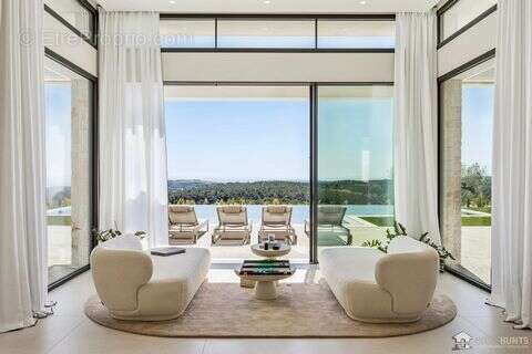 Maison à ROQUEFORT-LES-PINS