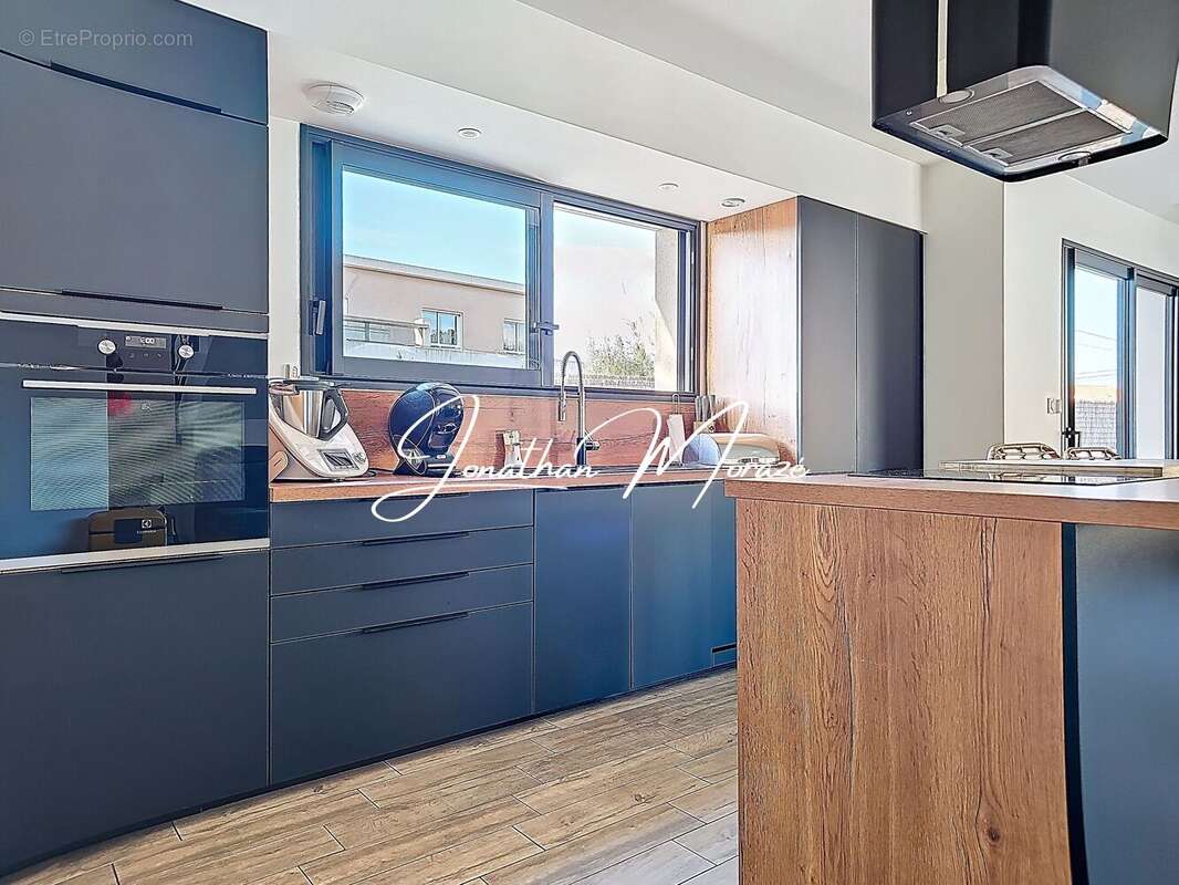 Maison à PEZILLA-LA-RIVIERE