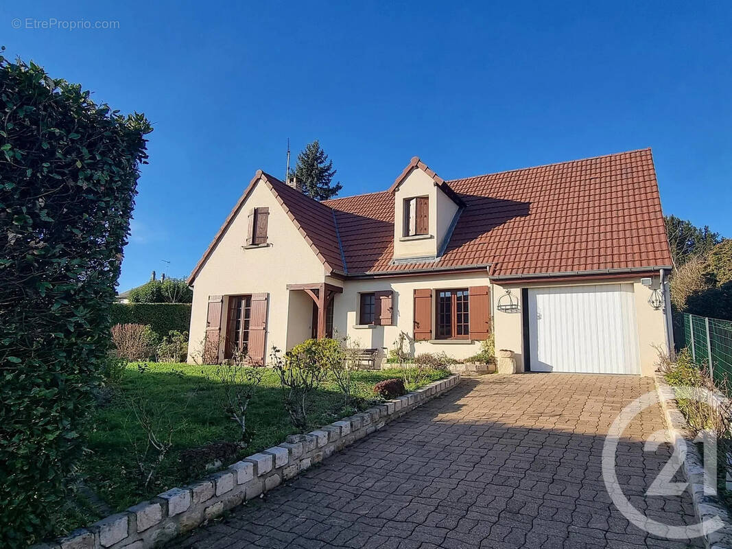 Maison à SAINT-SATUR