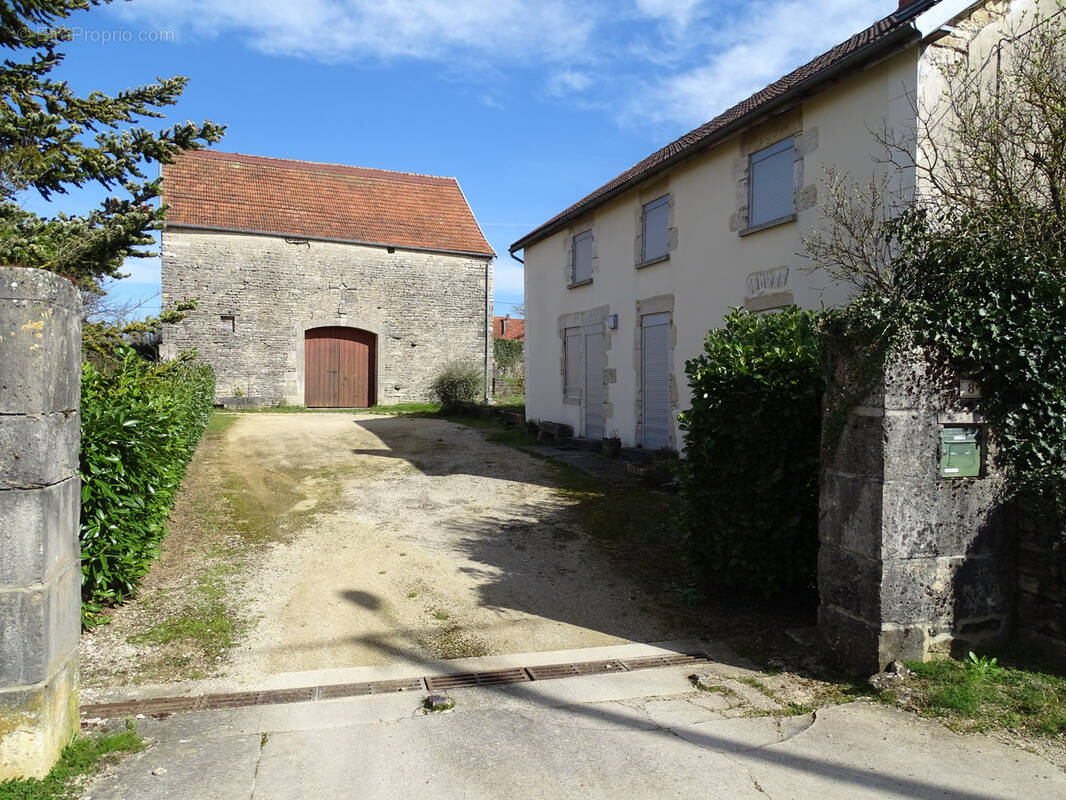Maison à CHATILLON-SUR-SEINE