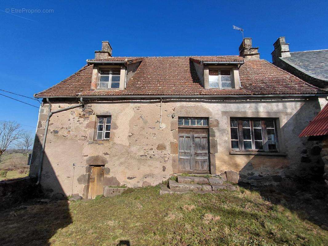 Maison à ANGLARDS-DE-SALERS