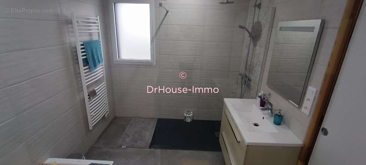 Maison à SAINT-MARTIN-DES-NOYERS