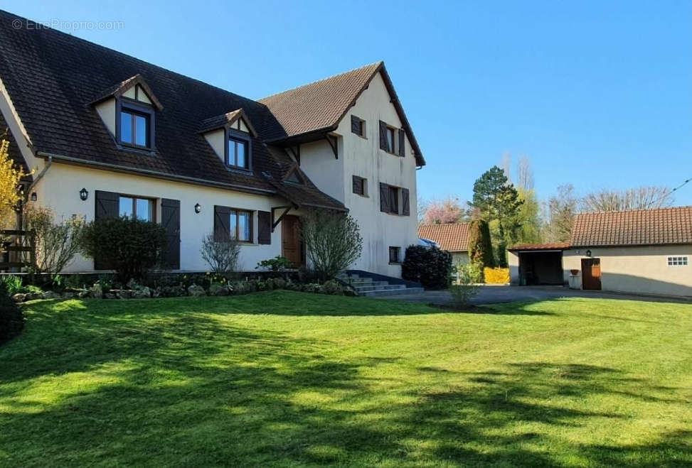 Maison à PACY-SUR-EURE