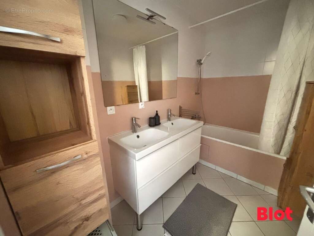 Appartement à SAINT-JACQUES-DE-LA-LANDE