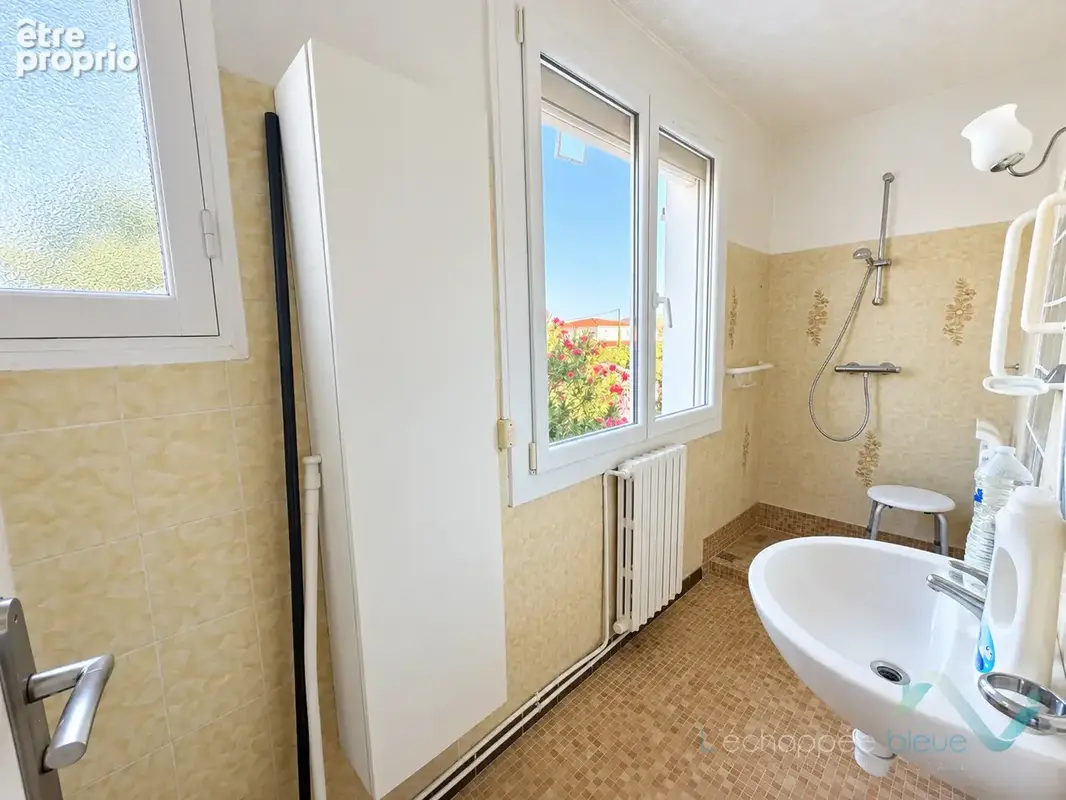 Appartement T3/4 à rénover avec terrasses   Hyères, L’Ayguade PLEINE PROPRIETE - photo 11