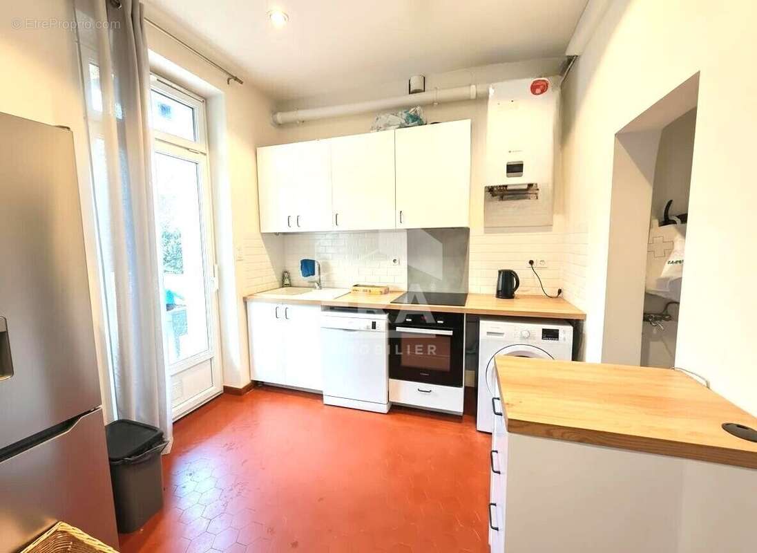 Appartement à MARSEILLE-5E