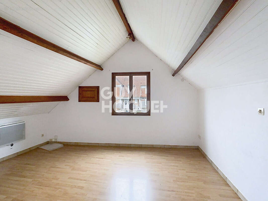 Appartement à RUSSY-BEMONT