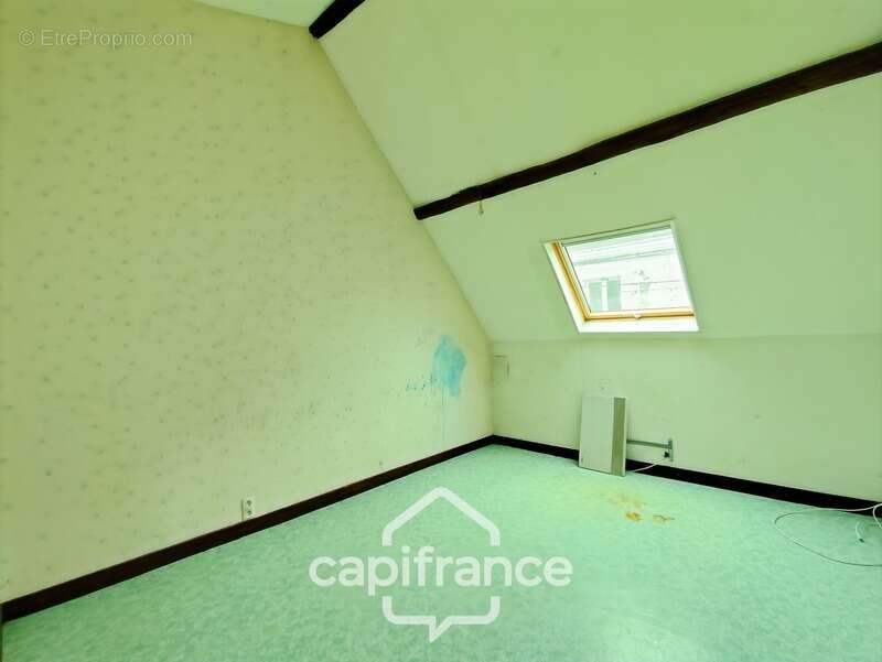 Commerce à BESSE-SUR-BRAYE