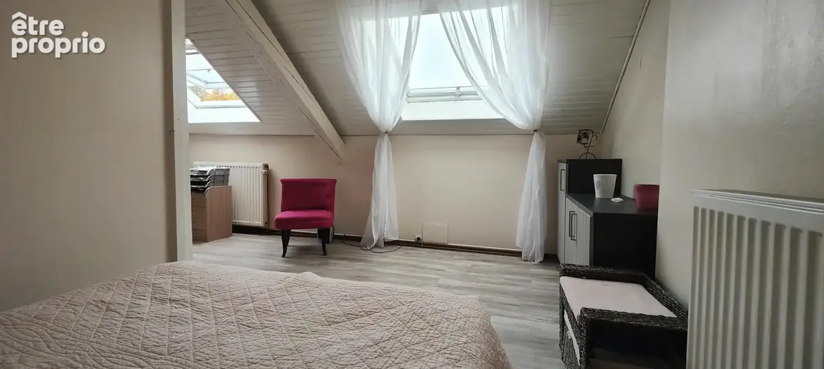 A La Claquette, appartement F2 en duplex, 68.40 m2, jardin privatif de 98 m2, deux grandes caves. - photo 11
