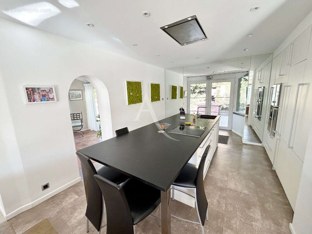 Maison 7 pièces sur sous-sol et avec vue dégagée - photo 4