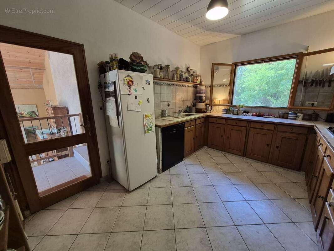À vendre dans le Gers, proche de Castelnau-Magnoac: Maison gasconne dotée d'une cuisine d'été spacieuse, balcon-terrasse, grange - photo 11