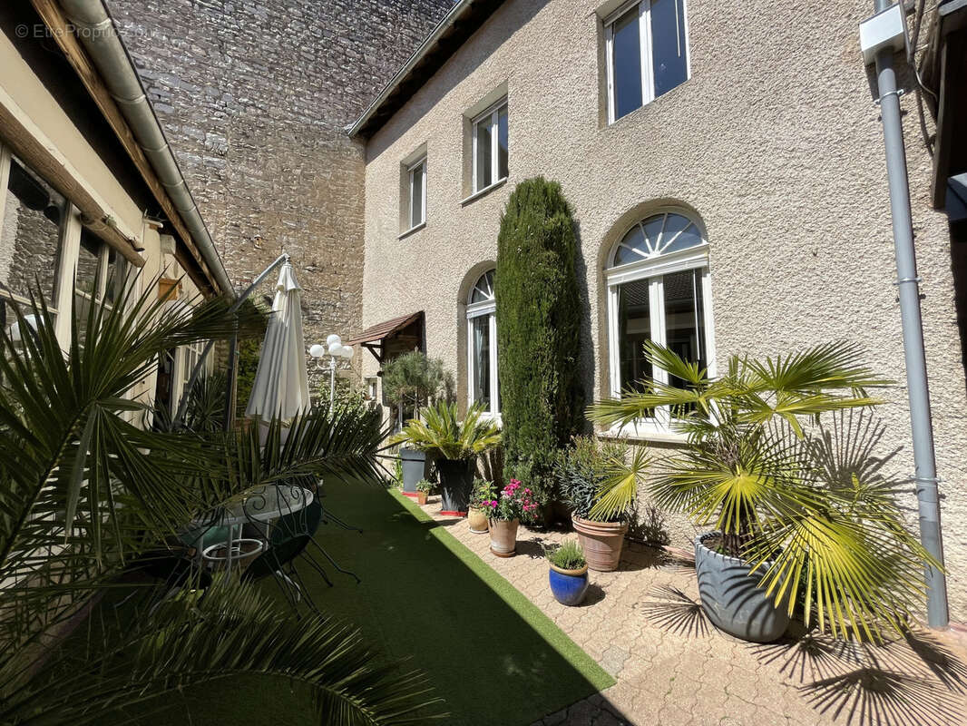 Maison à NUITS-SAINT-GEORGES