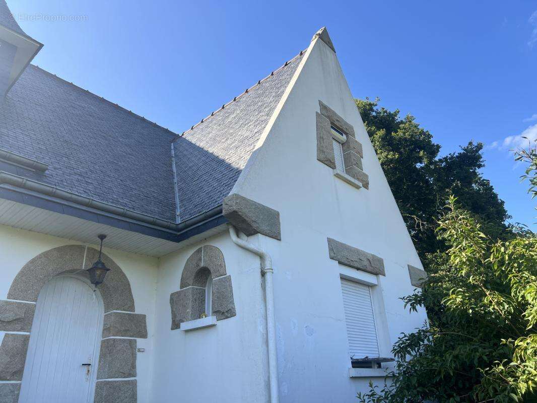 Belle néo-bretonne, située sur un terrain de 2500 m2 - photo 4