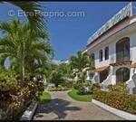 Commerce à MONTHARVILLE