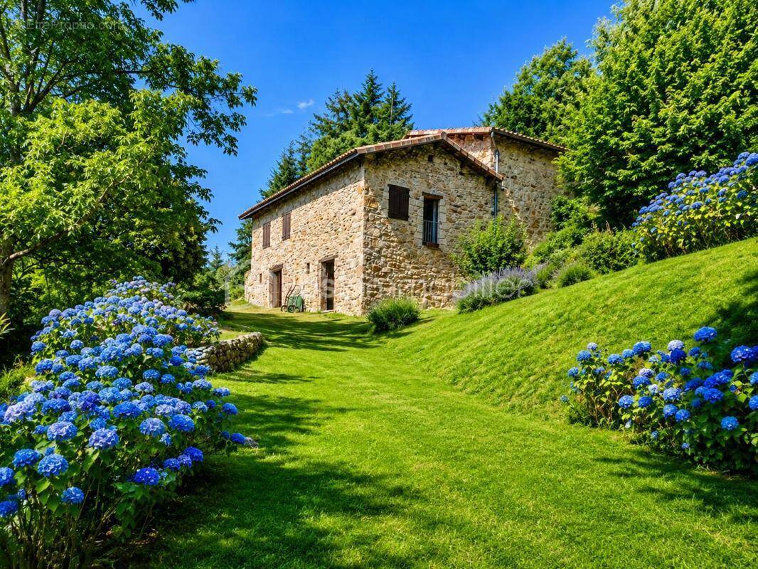 Maison à LE CHAMBON-SUR-LIGNON