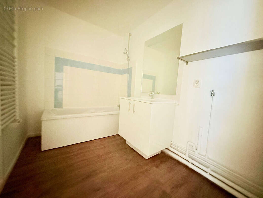 Appartement à LEVALLOIS-PERRET