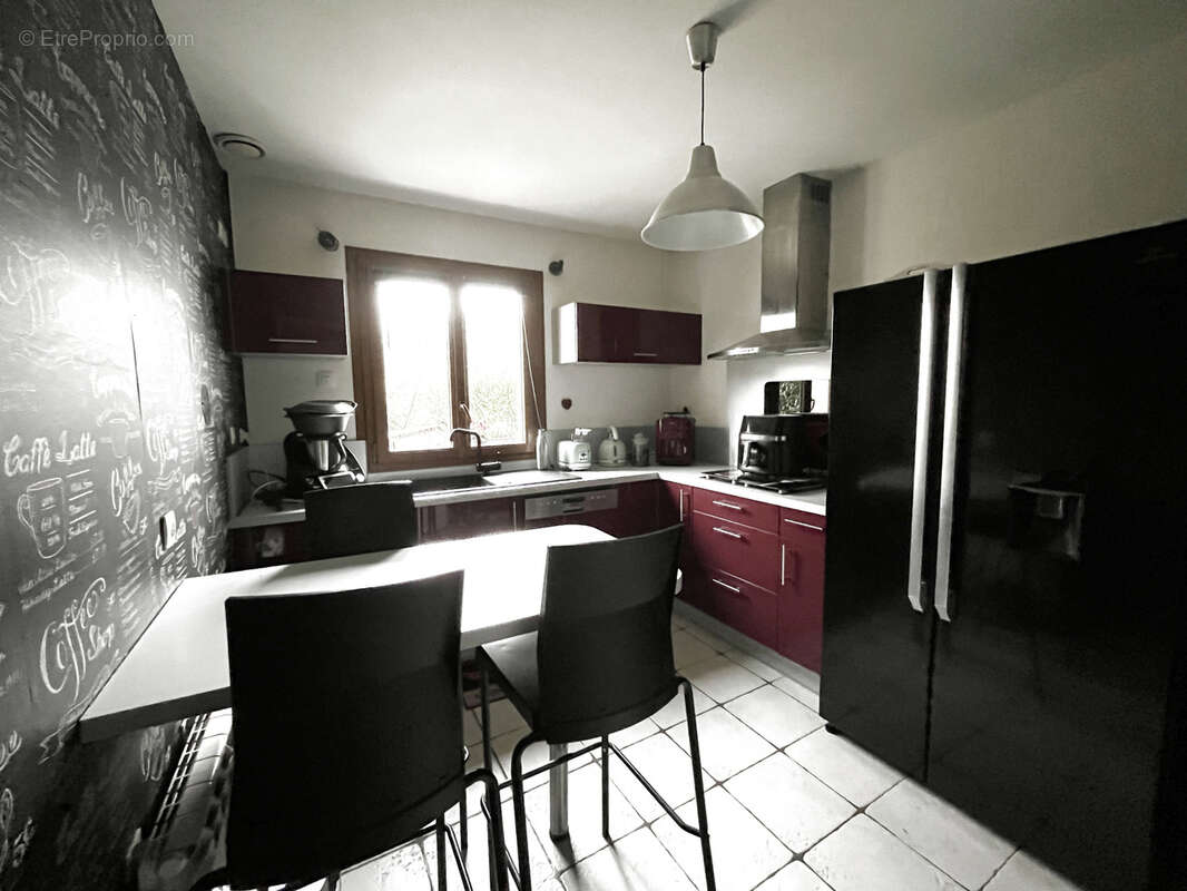 Maison à LA CHAPELLE-LA-REINE