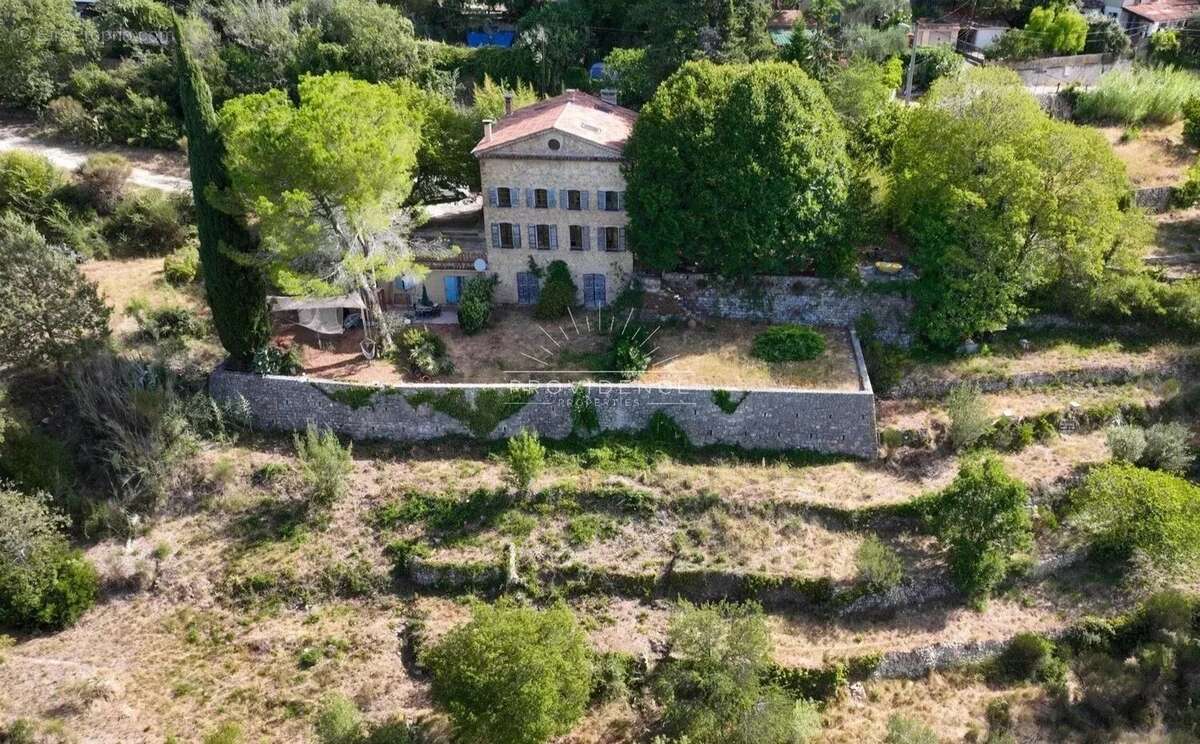 Maison à SAINT-CEZAIRE-SUR-SIAGNE