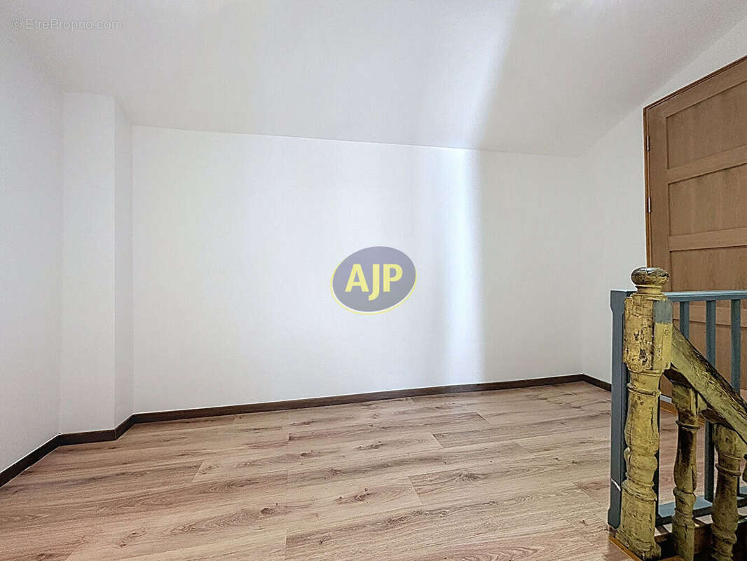 Maison à TONNAY-CHARENTE