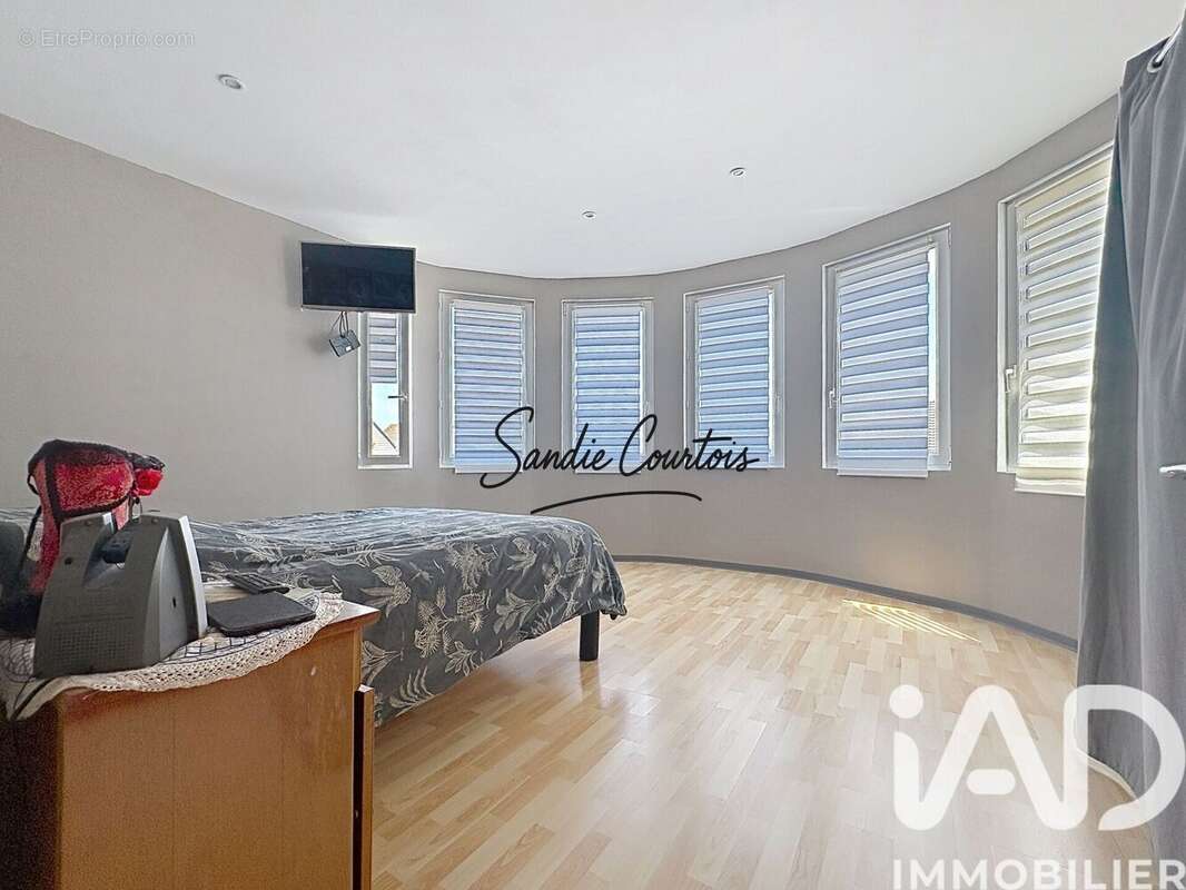 Maison 170 m² à Outreau  - photo 5