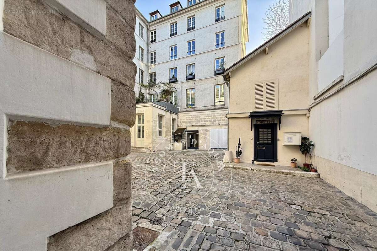 Appartement à PARIS-6E