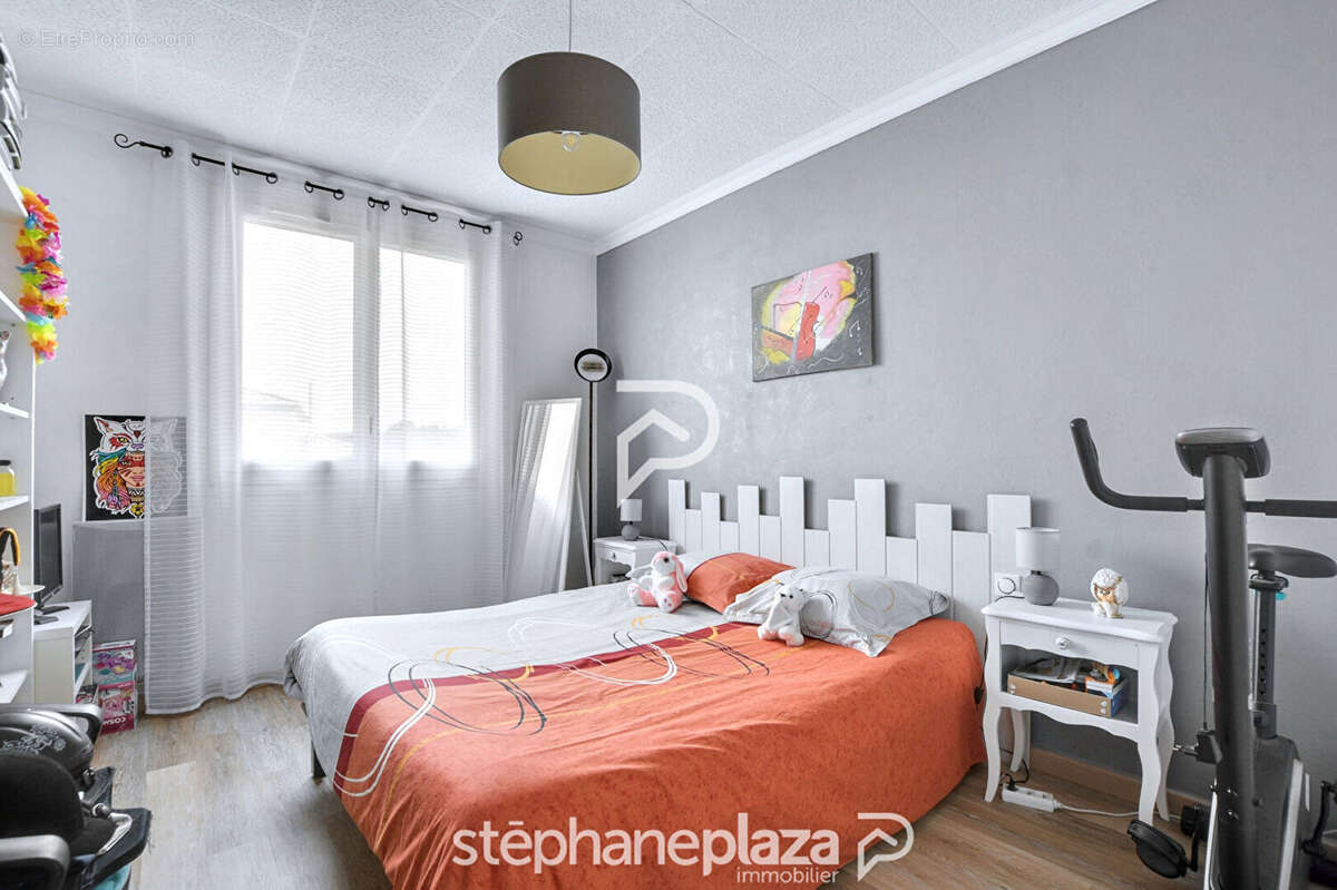 Maison à SAINTE-FOY-D&#039;AIGREFEUILLE