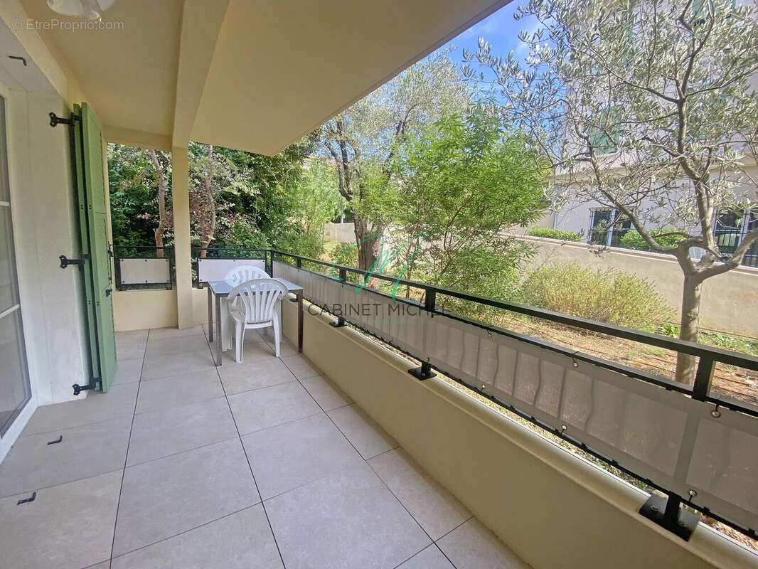 Appartement à ROQUEFORT-LES-PINS