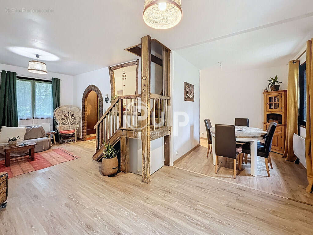 Maison à BEAURAINVILLE