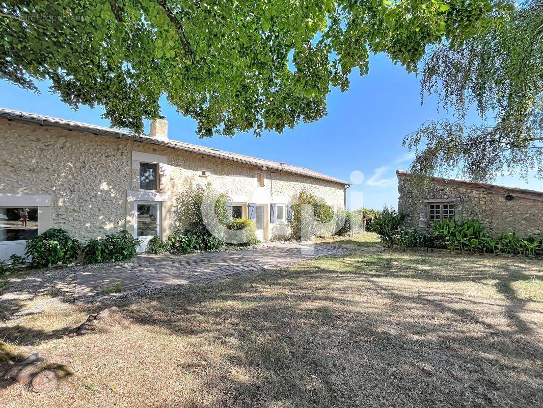 Maison à TOCANE-SAINT-APRE